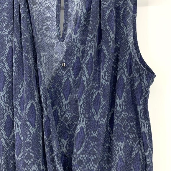 Banana Republic Jumpsuit Blue Snake Print Sleeveless V Neck - Picture 3 of 8